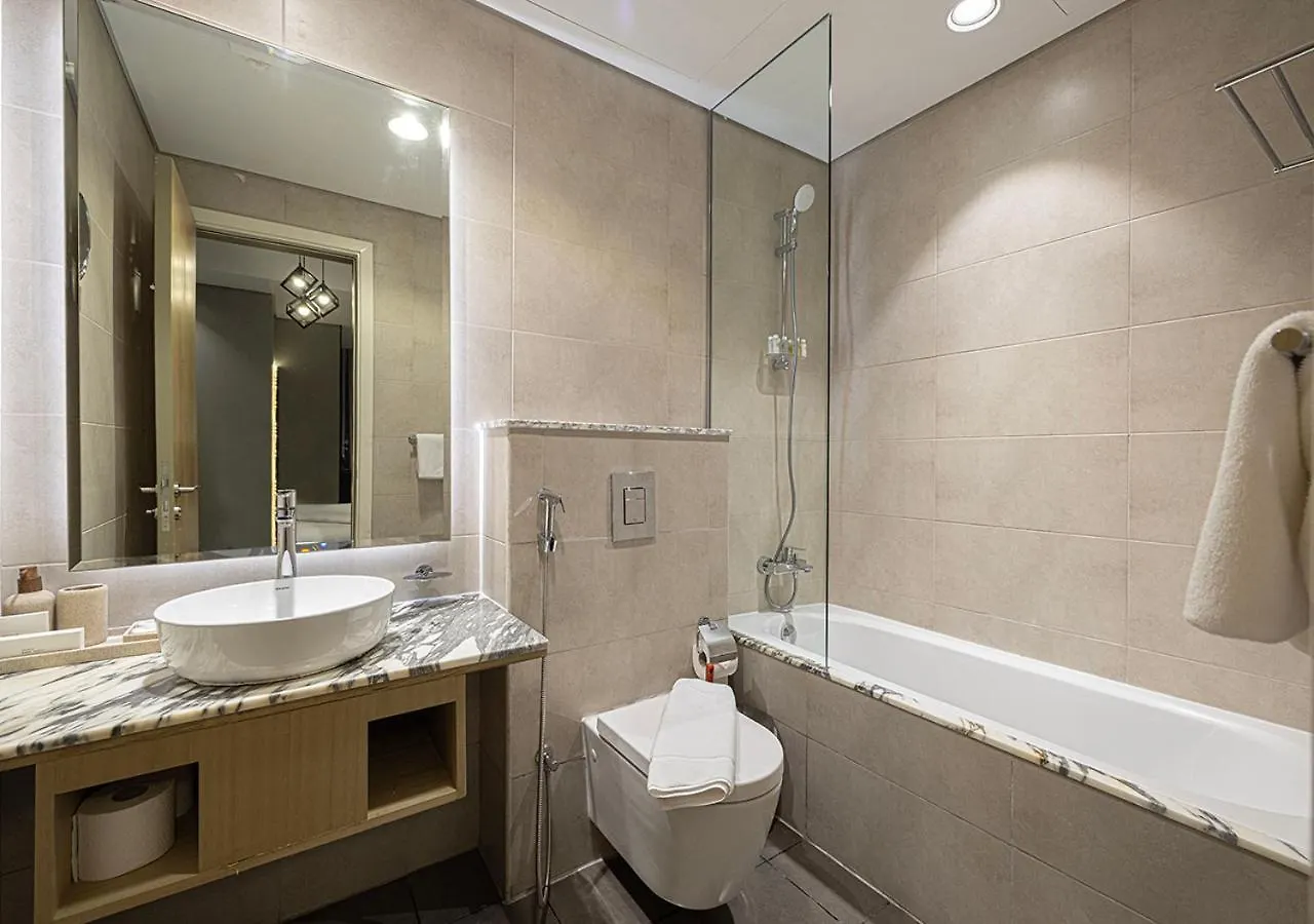 5 Star High Rise Luxury Apartment, Infinity Pool With Stunning Burj View - Brand New Apartment Dubai