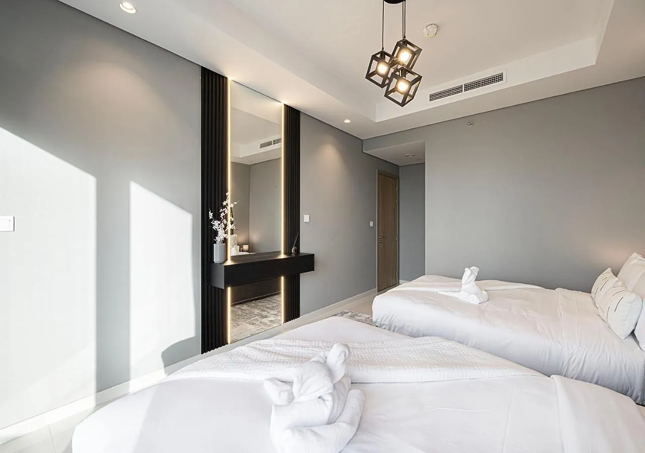 5 Star High Rise Luxury Apartment, Infinity Pool With Stunning Burj View - Brand New Apartment Dubai 0*,  United Arab Emirates