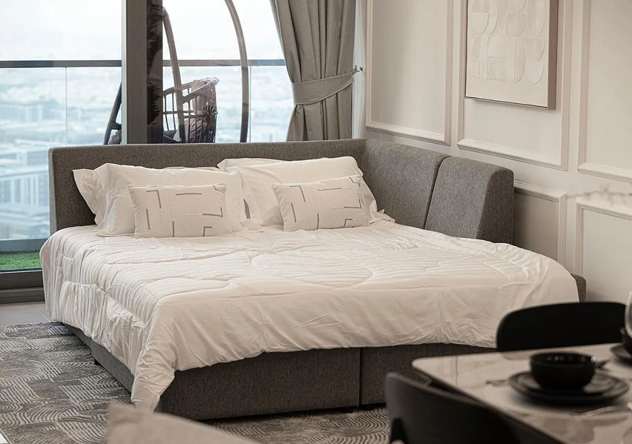 5 Star High Rise Luxury Apartment, Infinity Pool With Stunning Burj View - Brand New Apartment Dubai 0*,  United Arab Emirates