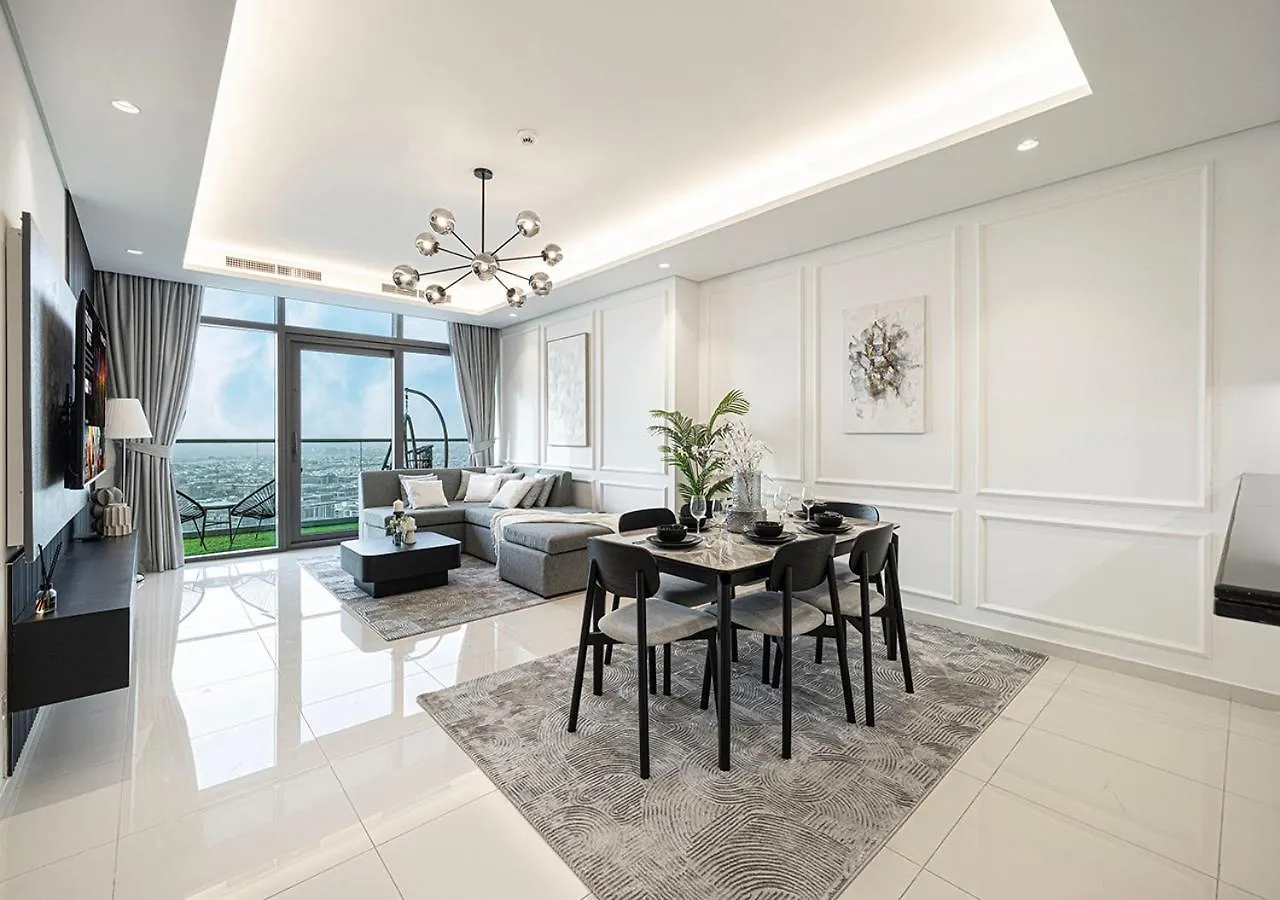 5 Star High Rise Luxury Apartment, Infinity Pool With Stunning Burj View - Brand New Apartment Dubai