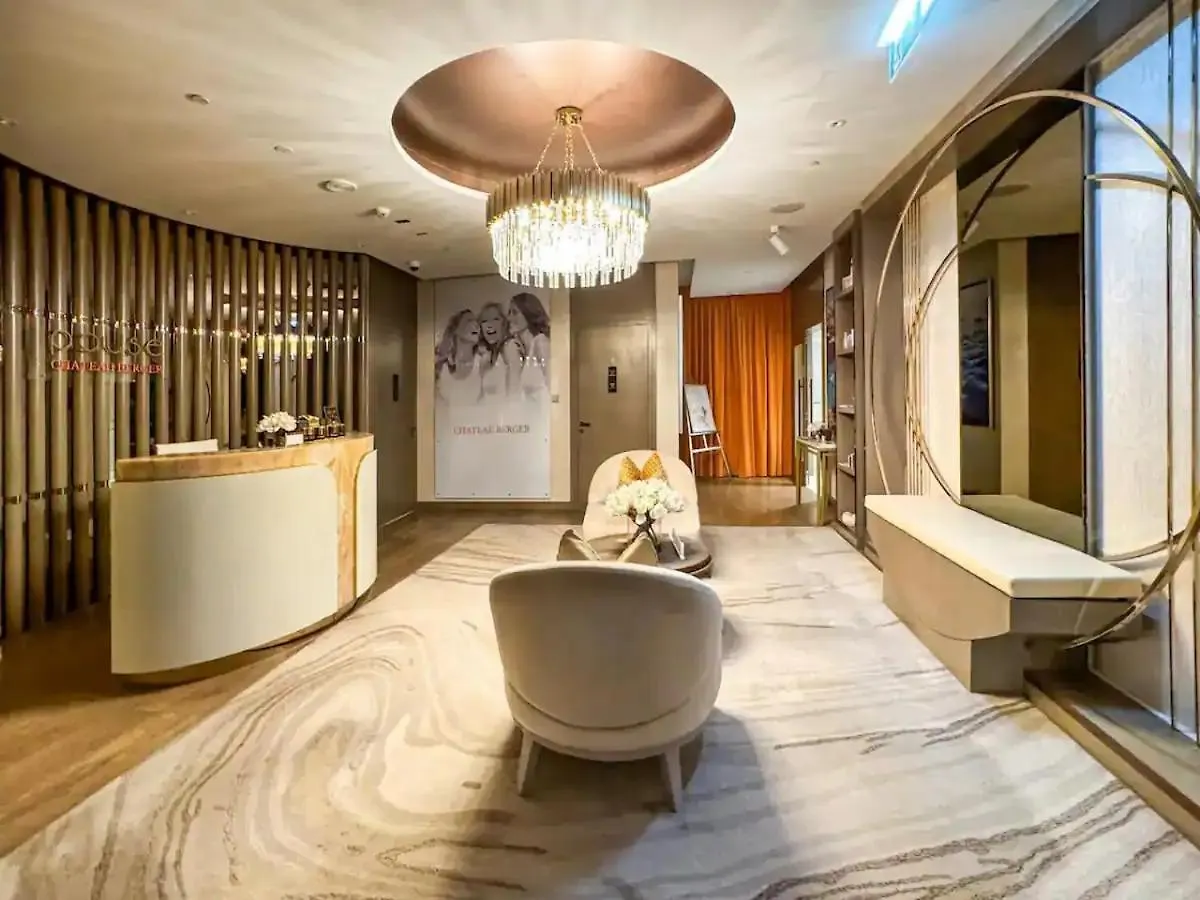 5 Star High Rise Luxury Apartment, Infinity Pool With Stunning Burj View - Brand New Apartment Dubai