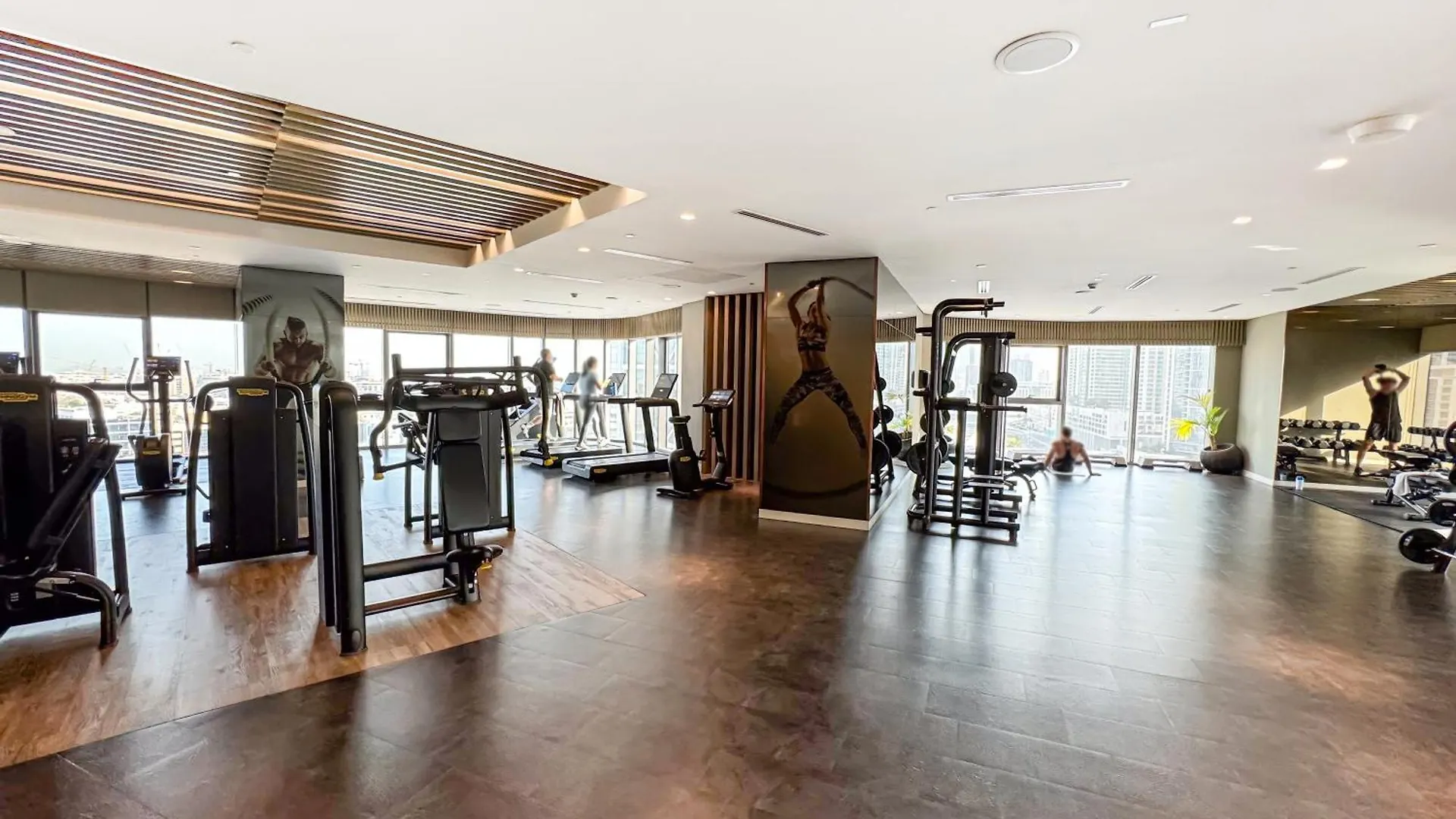 5 Star High Rise Luxury Apartment, Infinity Pool With Stunning Burj View - Brand New Apartment Dubai