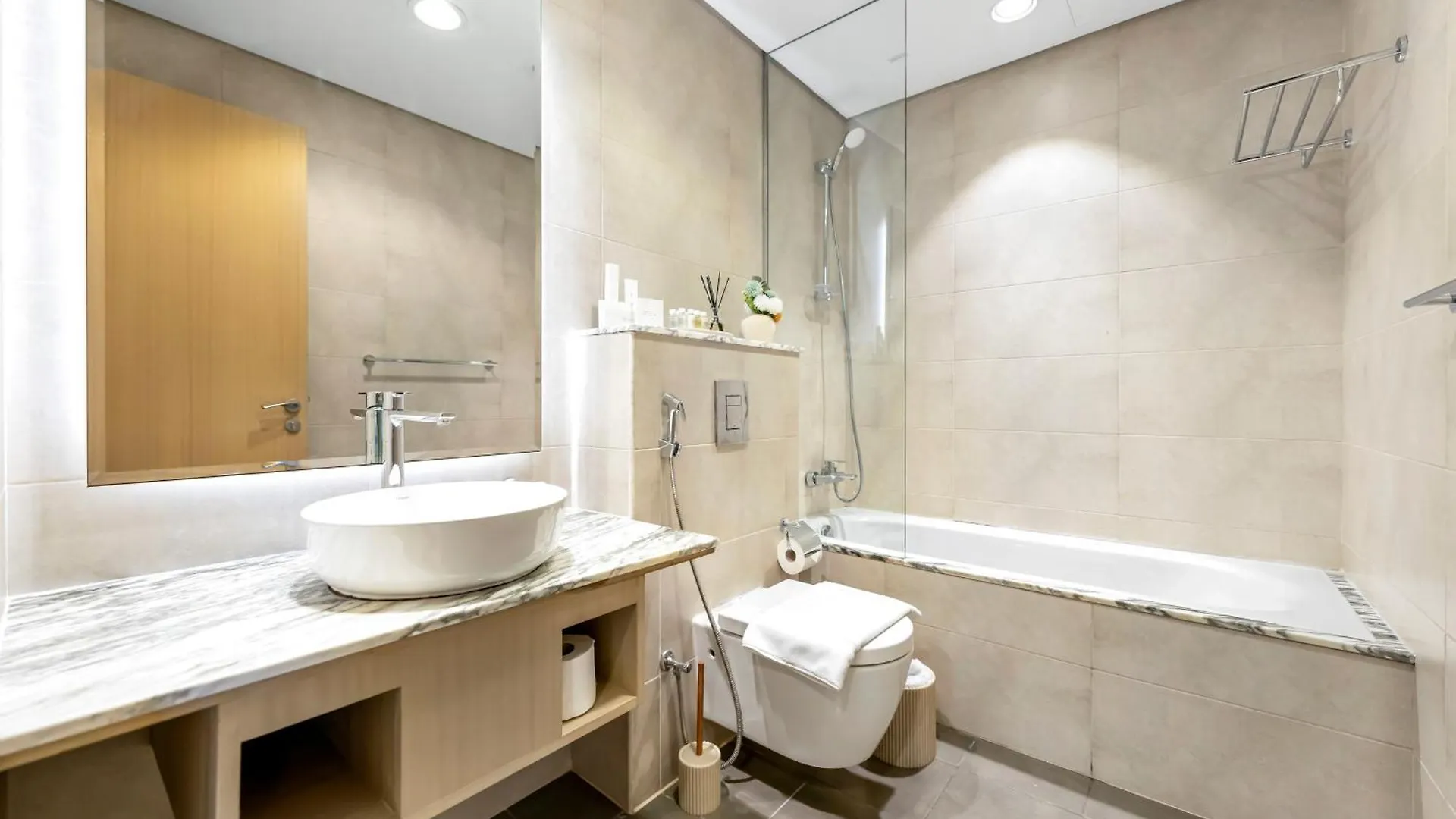 5 Star High Rise Luxury Apartment, Infinity Pool With Stunning Burj View - Brand New Apartment Dubai 0*,  United Arab Emirates