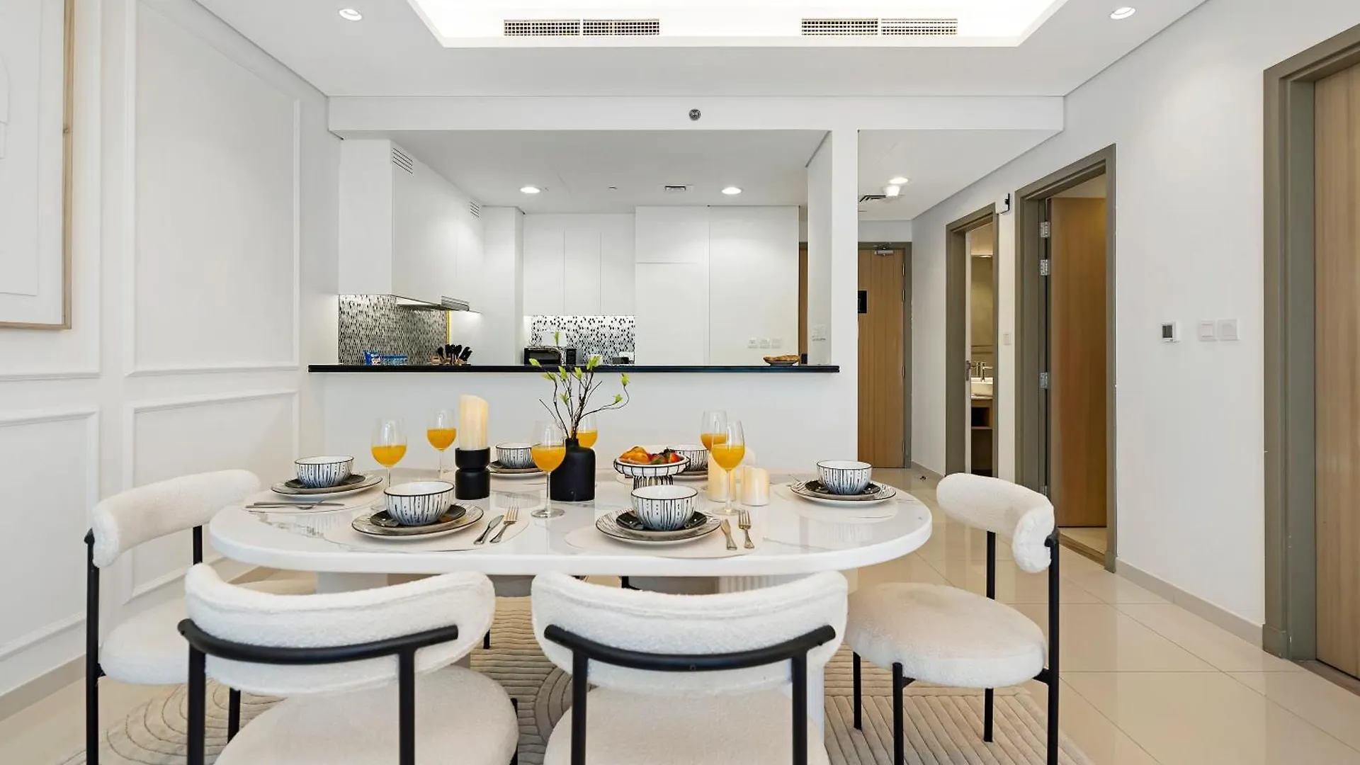 5 Star High Rise Luxury Apartment, Infinity Pool With Stunning Burj View - Brand New Apartment Dubai
