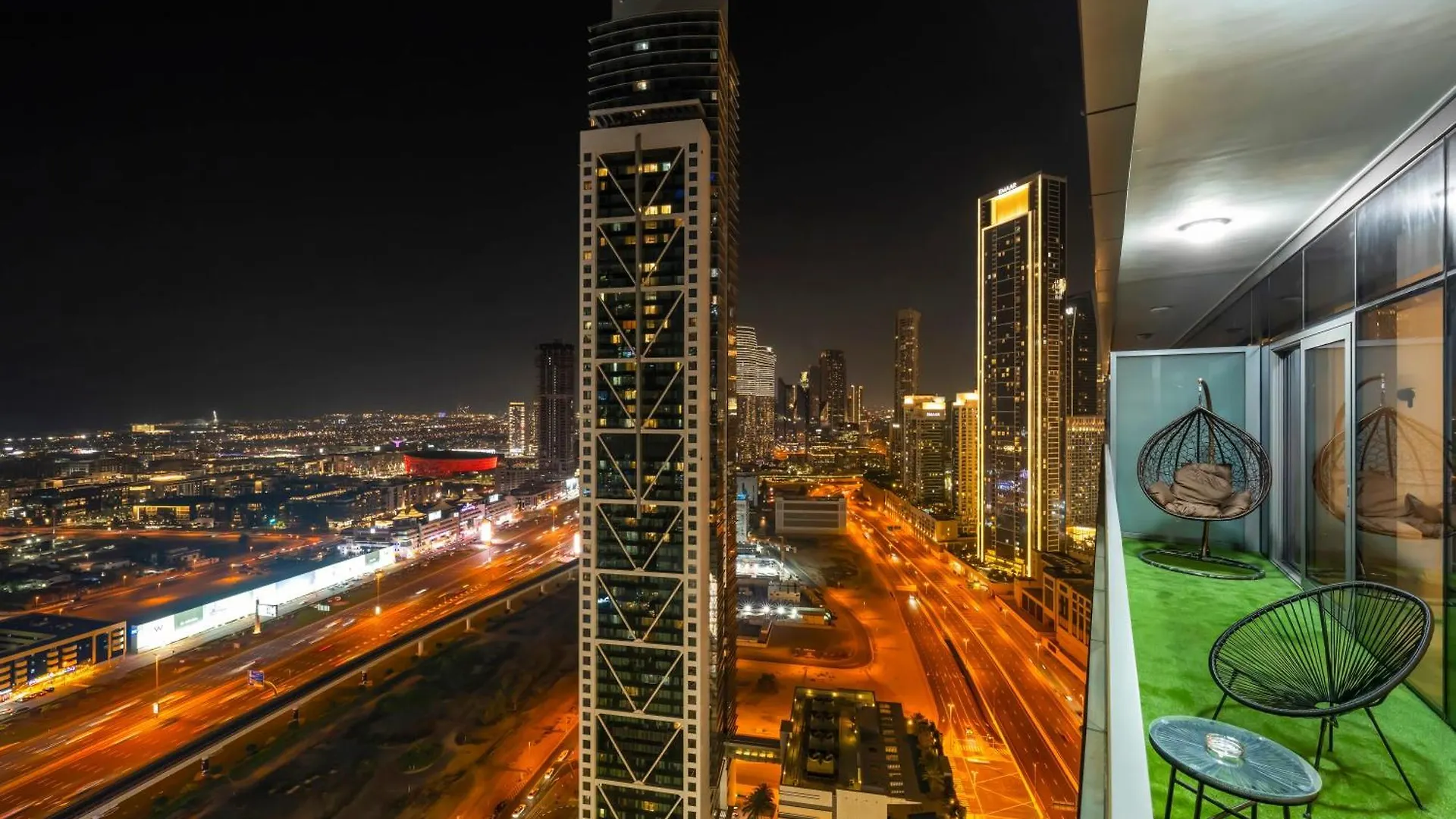 5 Star High Rise Luxury Apartment, Infinity Pool With Stunning Burj View - Brand New Apartment Dubai