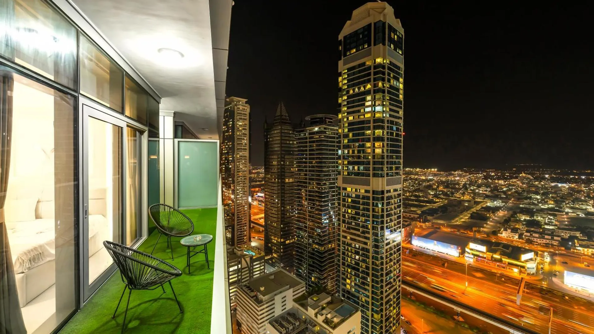 5 Star High Rise Luxury Apartment, Infinity Pool With Stunning Burj View - Brand New Apartment Dubai 0*,