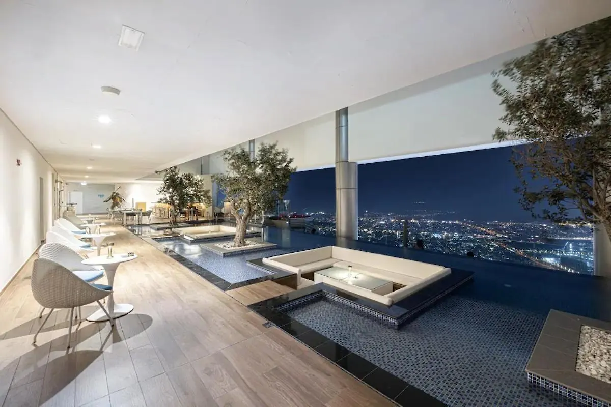 5 Star High Rise Luxury Apartment, Infinity Pool With Stunning Burj View - Brand New Apartment Dubai